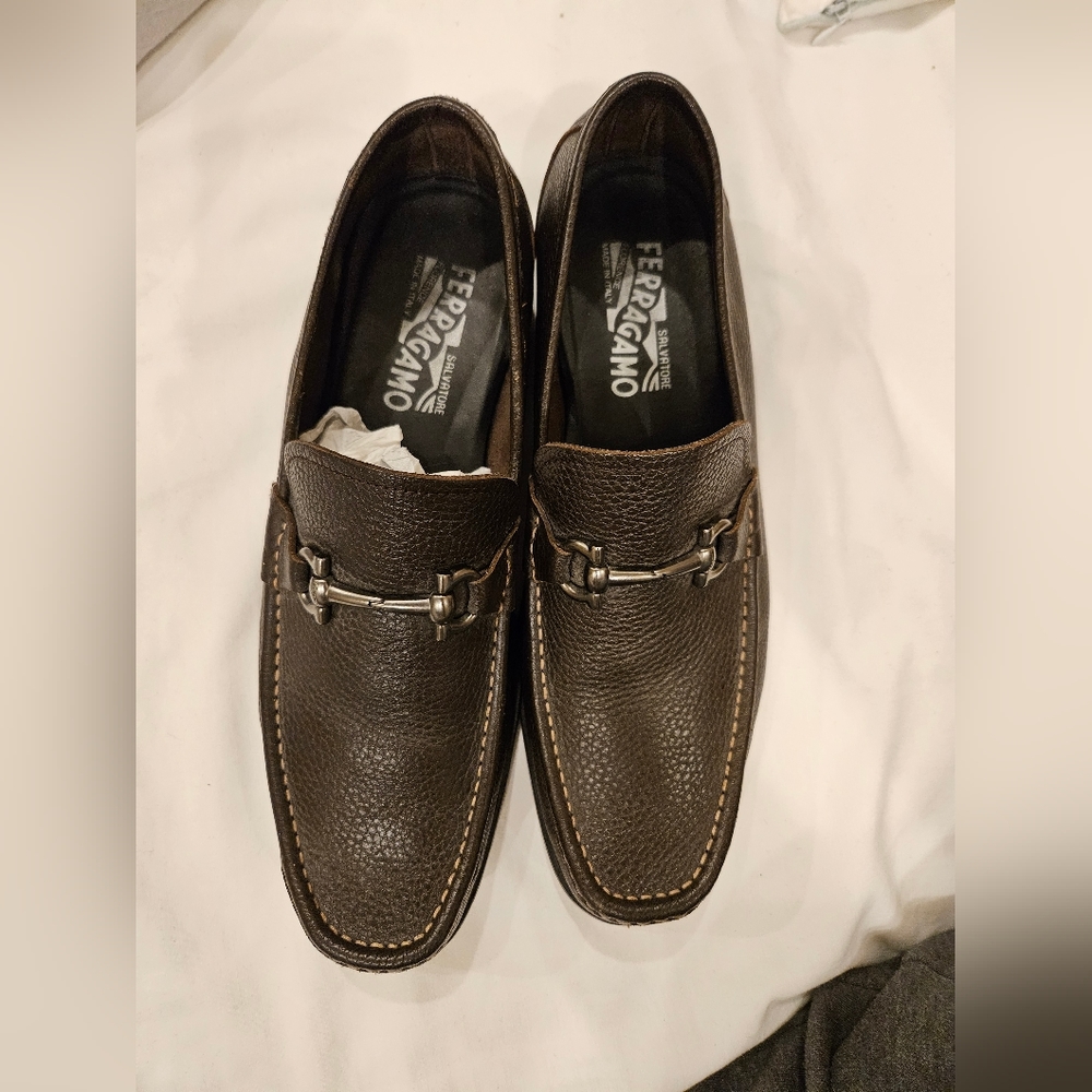 Salvatore ferragamo authentic brown loafers preowned size 9 brown